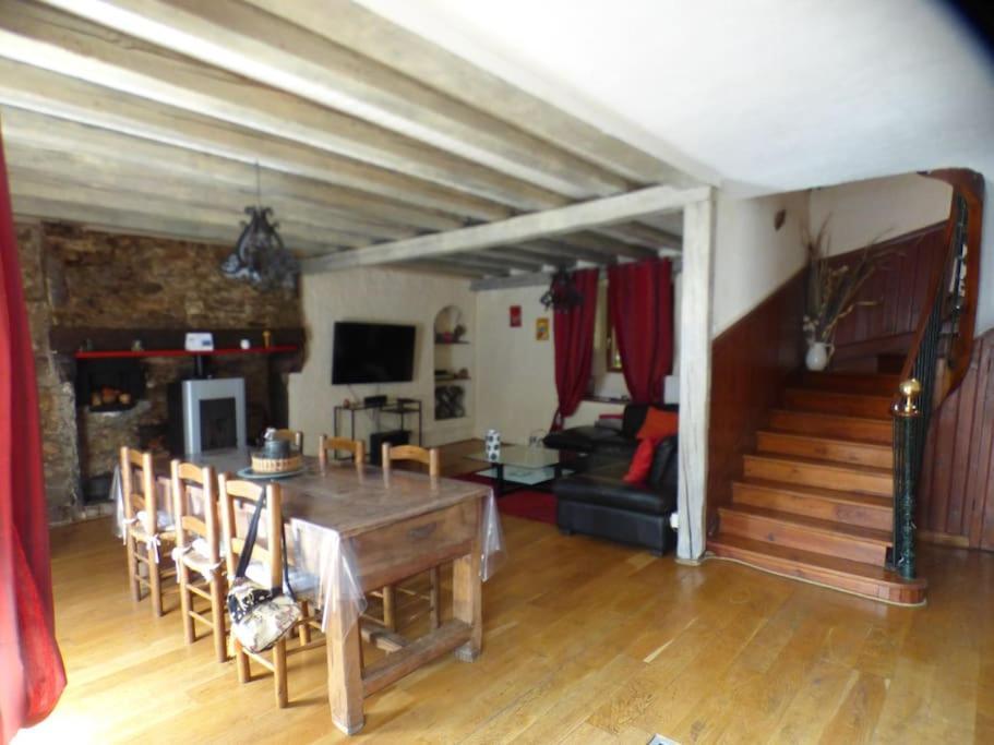 Maison Familiale Pour 8 Saint-Aventin Exterior foto