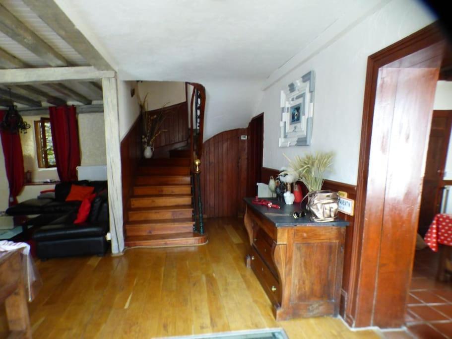 Maison Familiale Pour 8 Saint-Aventin Exterior foto