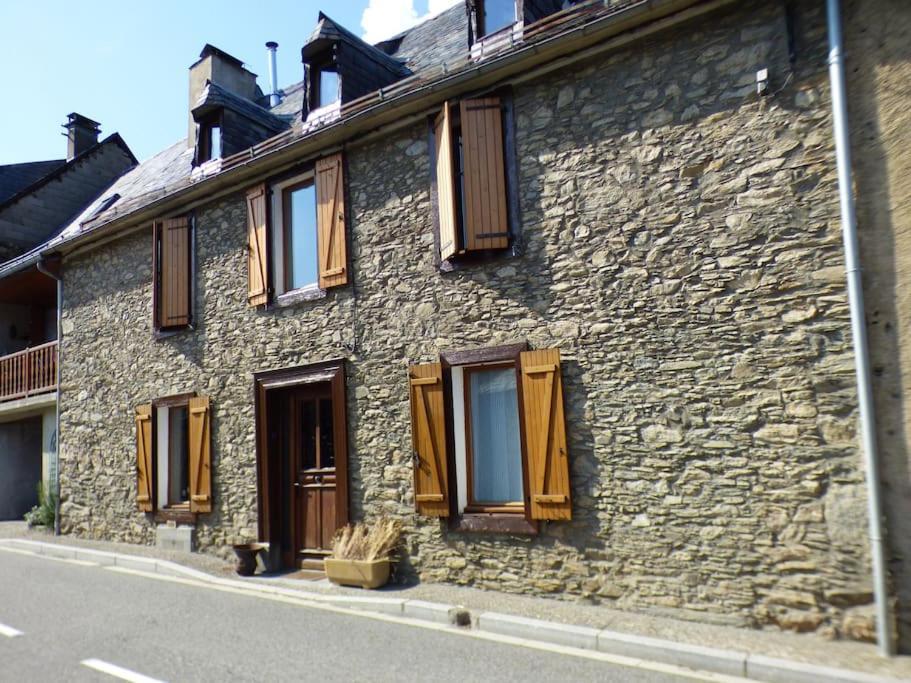 Maison Familiale Pour 8 Saint-Aventin Exterior foto